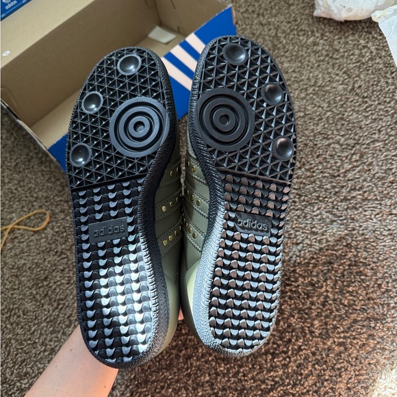 Adidas Green and Gold Sneakers - Picture 7 of 8